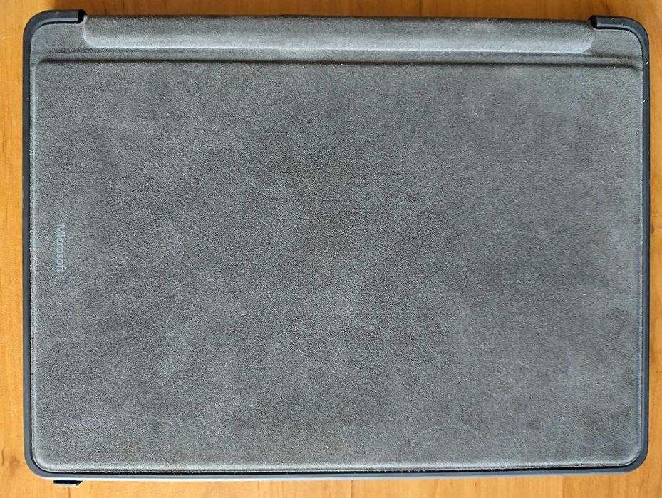 Microsoft Surface Pro 9 + Case + Клавиатура + Pen