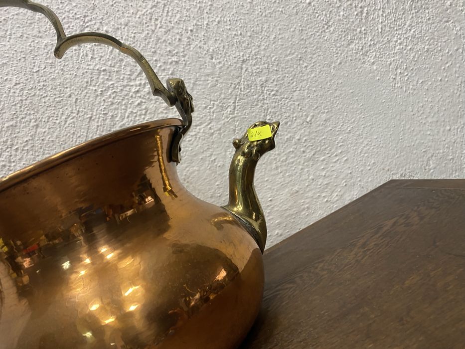 Медна кашпа с месингови орнаменти 1950те Индия декор