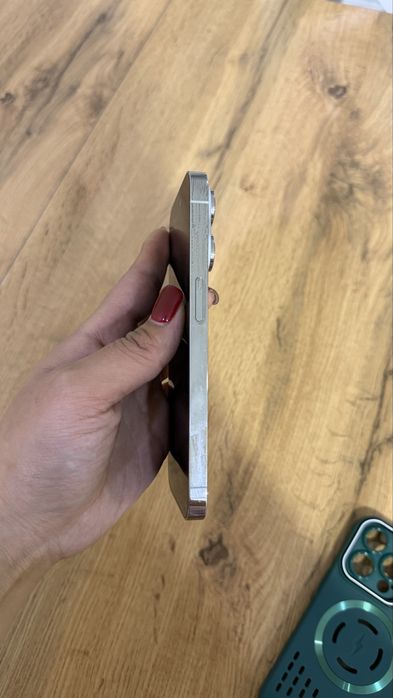 Продам Айфон 14 про