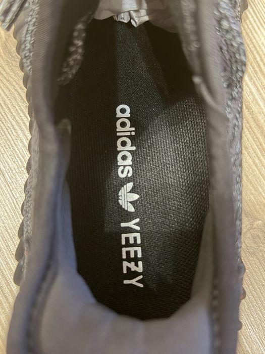 Adidasi Yeezy 350 noi