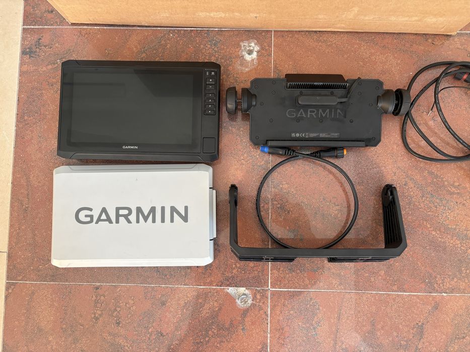 Сонар Garmin  ECHOMAP UHD2 92sv + катра