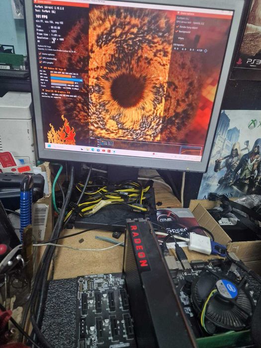 AMD Radeon Vega64 8GB DDR5 със 3 месеца гаранция