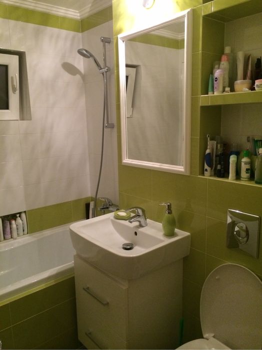 De închiriat apartament 3 camere