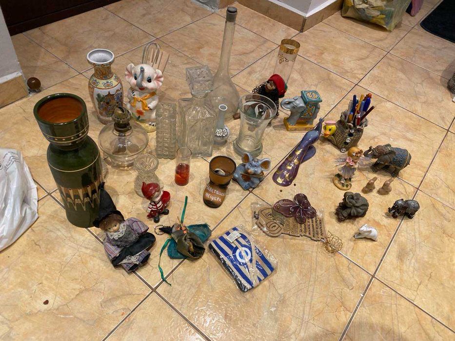 Комплект за подправки,сувенири,кърпички,престилки,конци за бродиране