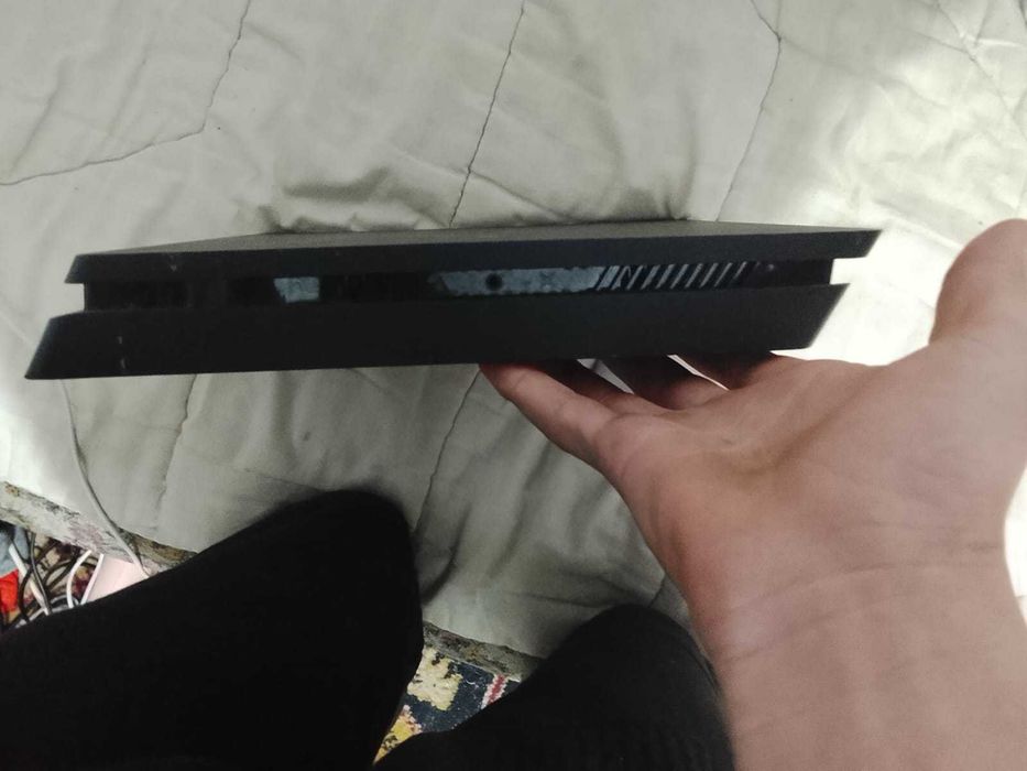 Ps 4 slim vanzare