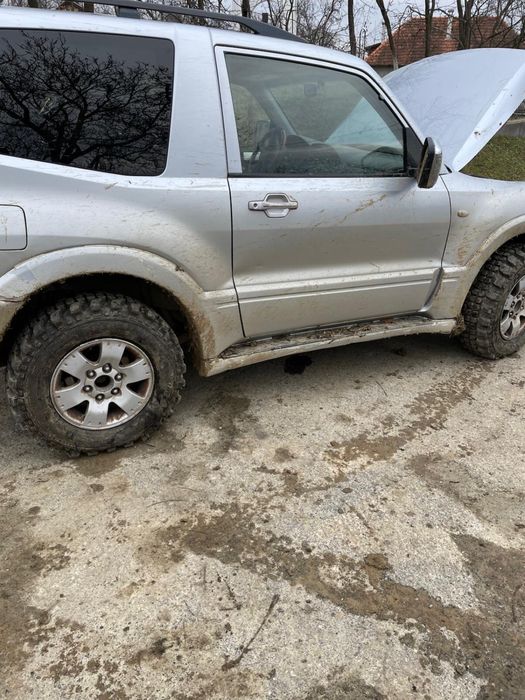 Pajero MK3 3,2 DiD Manual Autoutilitara