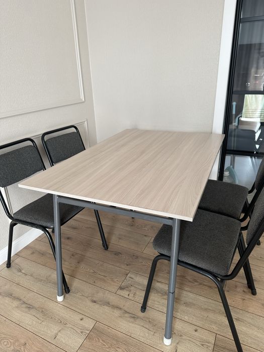 Продам стол и 4 стула