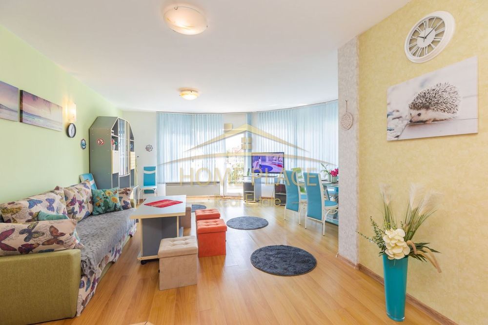 Четиристаен апартамент в близост до Община Варна.