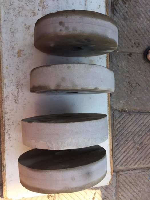 Кръгло точило от естествен камък