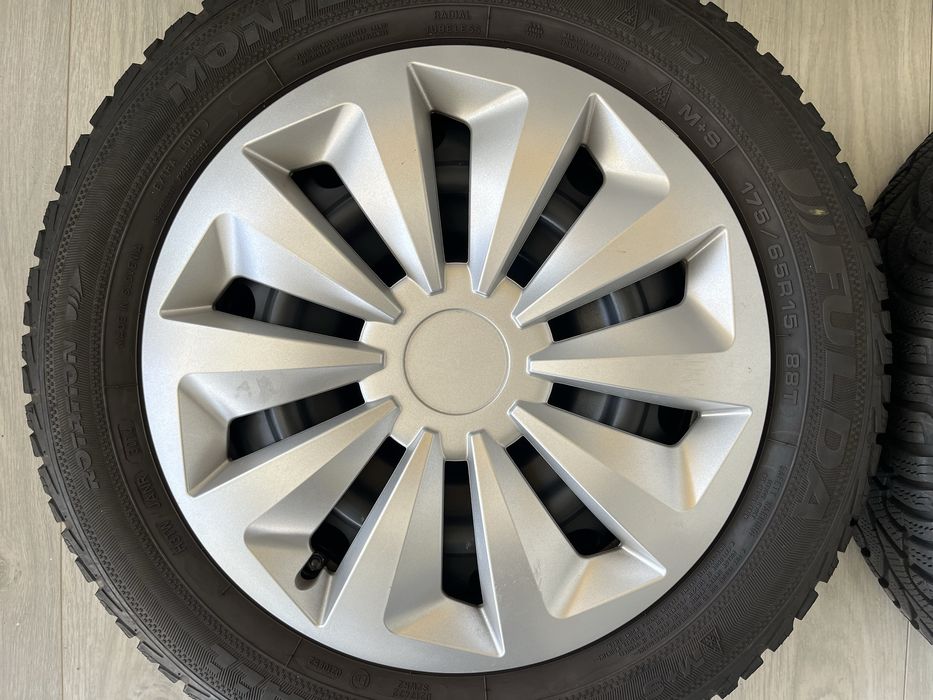 Джанти 15 цола 4х100 за Тойота Ярис със зимни гуми 175/65/15