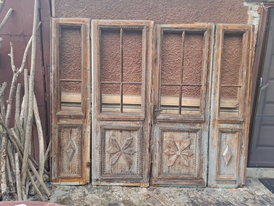 Uși vechi, artă populară, meserii vechi,  lemn masiv
