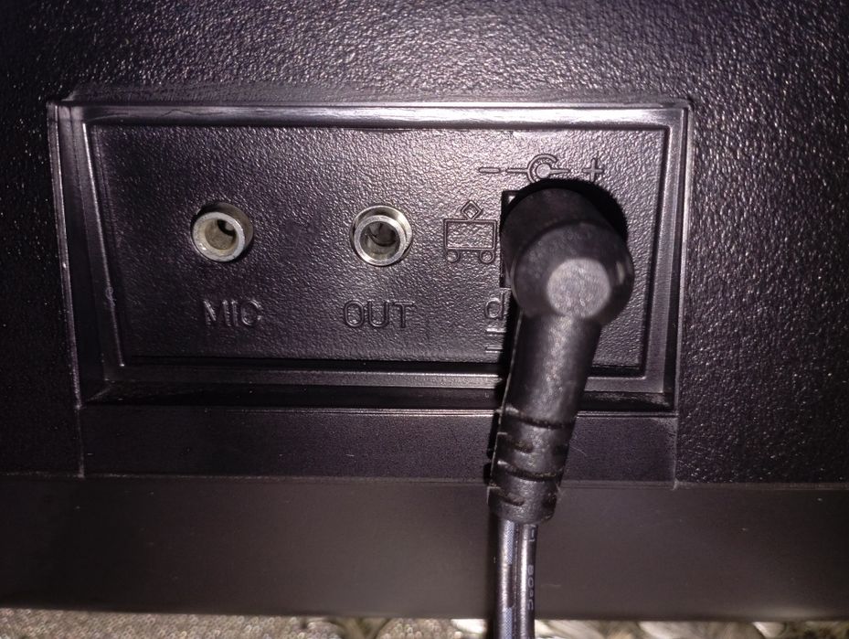 Продам электронный синтезатор