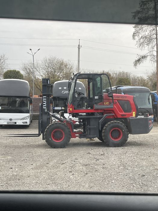 внедорожный вилочный погрузчик Luyu LF932