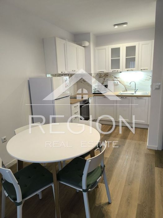 Дава се под наем Двустаен апартамент в Варна, Кайсиева градина - 65 кв.м за 459 € - Снимка #2