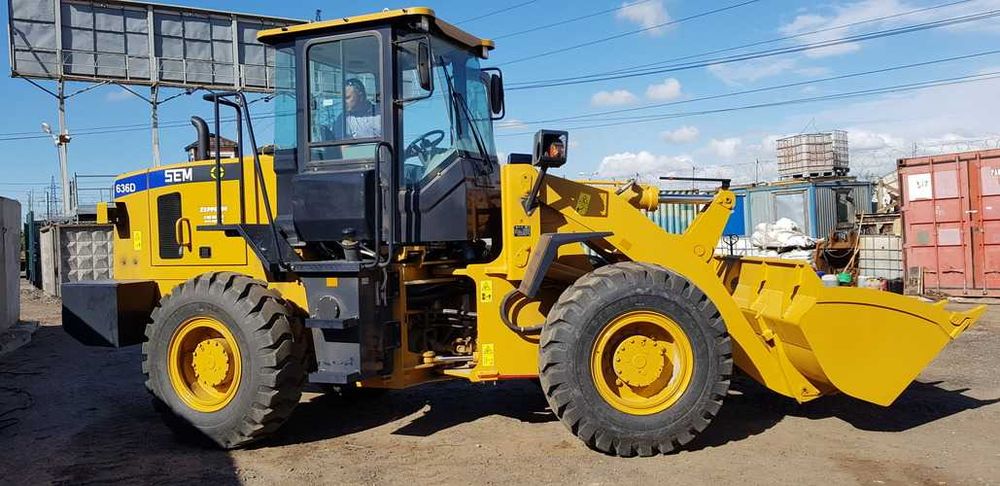 Фронтальный погрузчик SEM [636D] 2м³