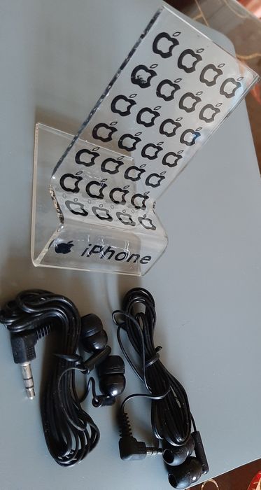 Наушники, Подставка для телефона!