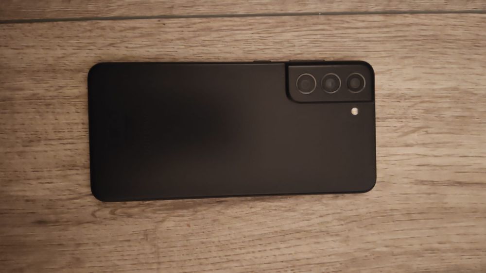 Vand telefon Samnsung S21FE stare foarte buna atat estetic cat si func