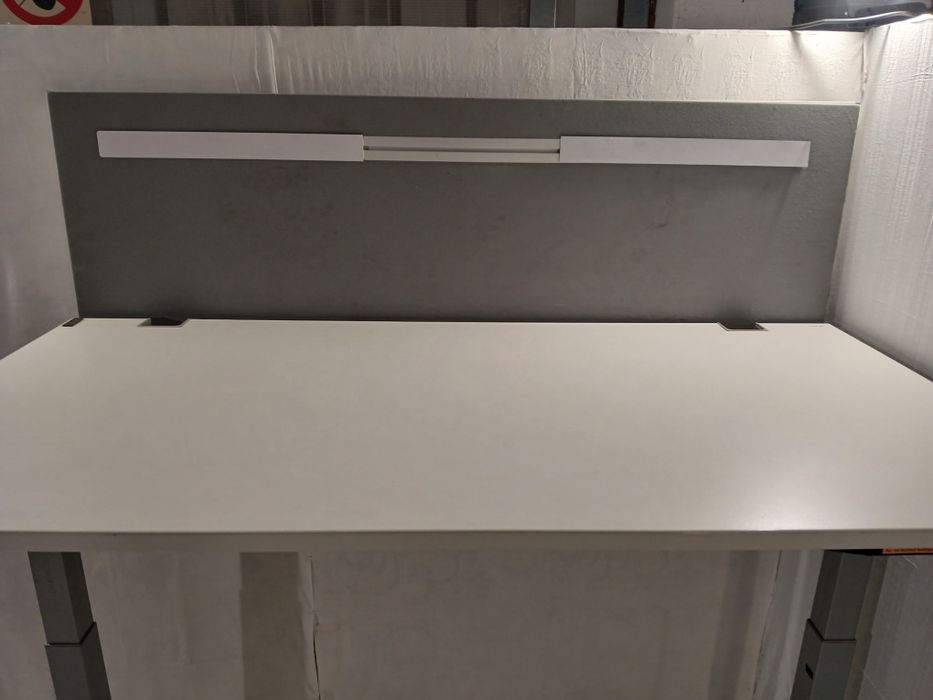 Masă de birou cu picioare telescopice