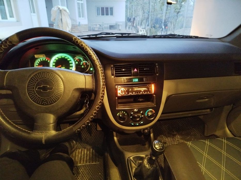 Автомобиль сотилади