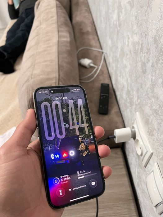 Продам айфон 14 про