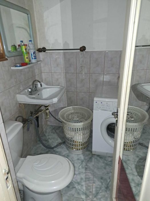 Apartament cu 3 camere in Comanesti,etaj 3 din 4