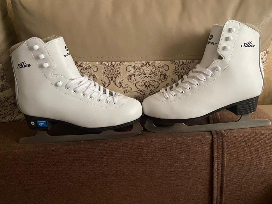 Продам коньки Nordway Alice