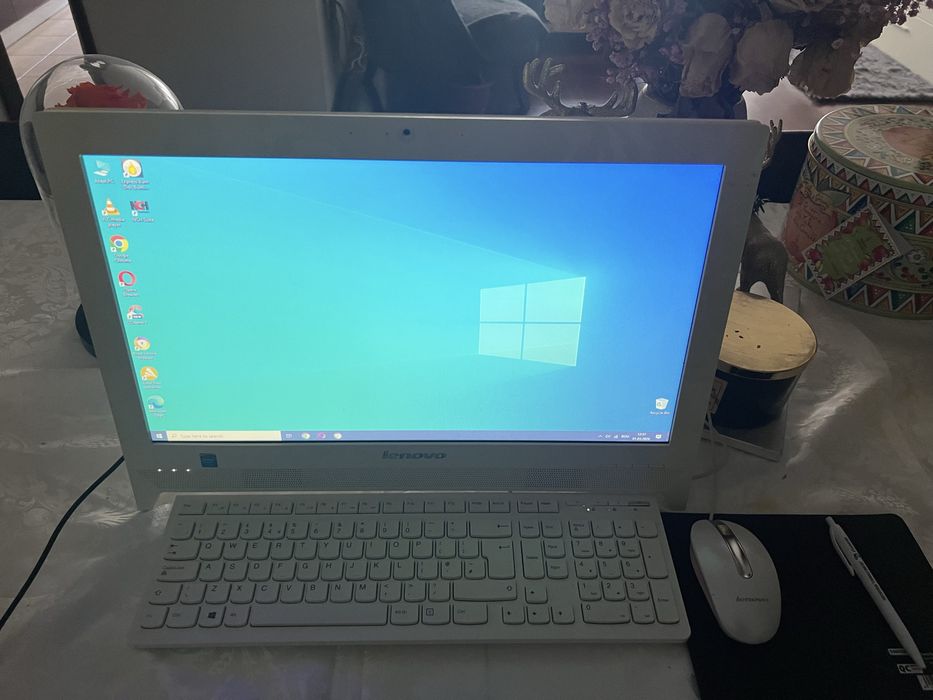 Sistem All-in-One Lenovo C260 19.5" White +Win.10  Intel®