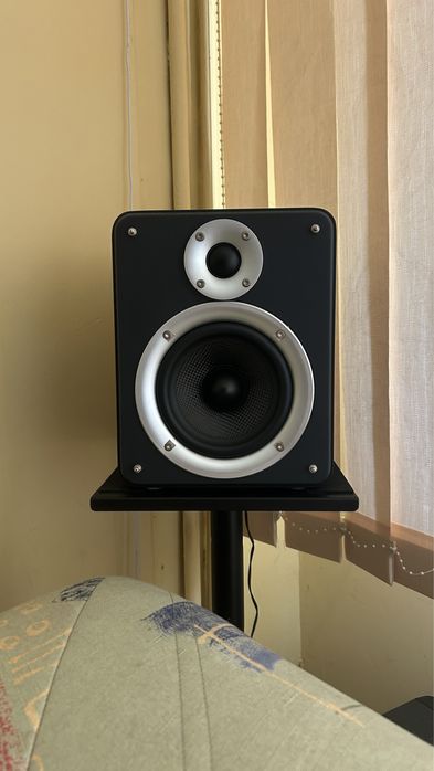 Тонколони,букшелфи Artsound и стойки