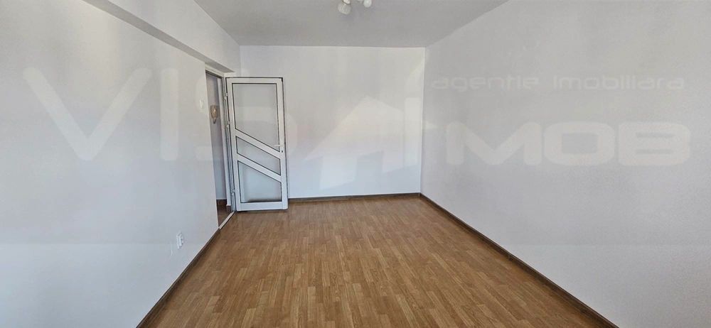 Apartament cu 2 camere, decomandat - zona de jos