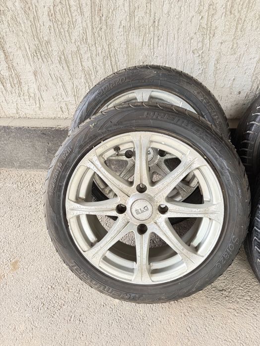 Продам диски с шинами.