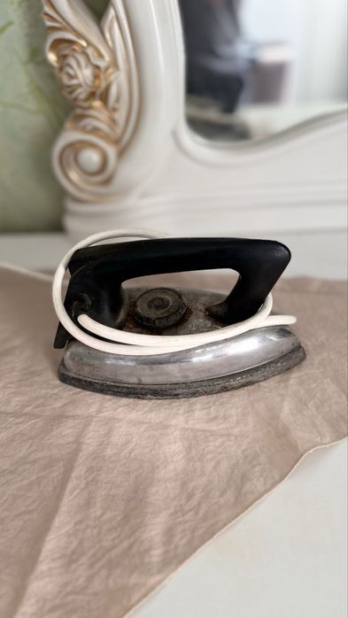 Советский Утюг рабочий