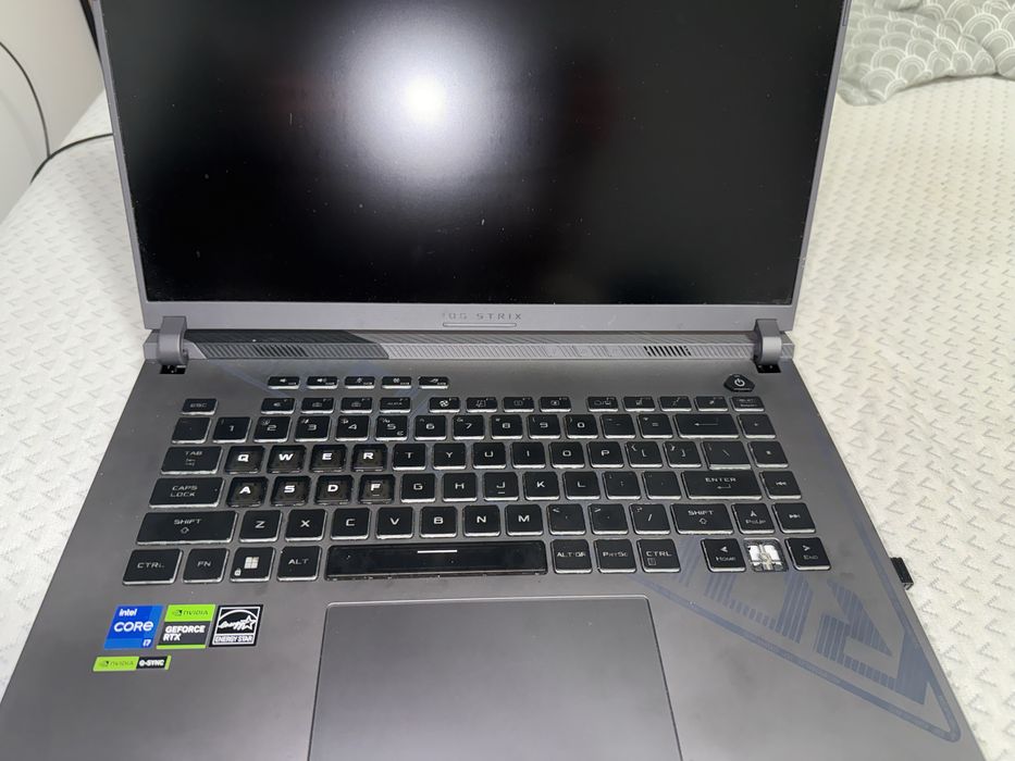 Pret Redus!! Asus Rog Strix G16JV Laptop