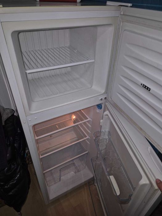 Хладилник Hansa с фризер – малко използван