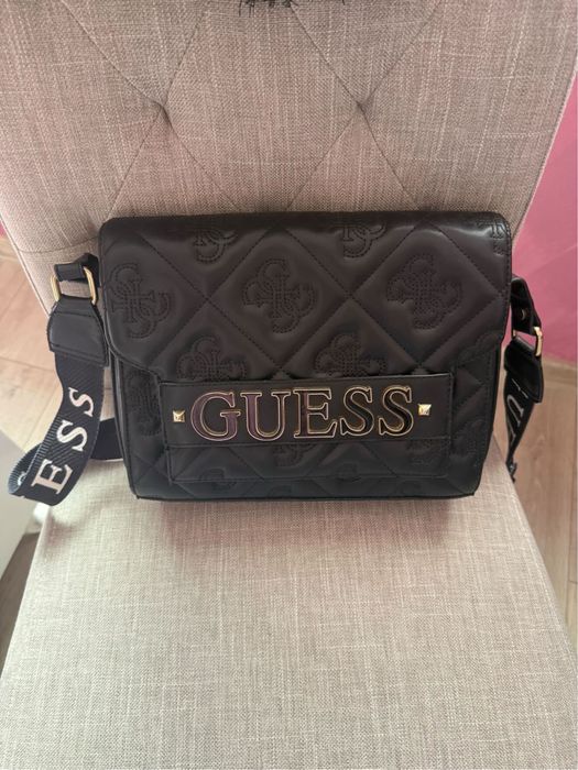 Луксозна дамска чанта GUESS