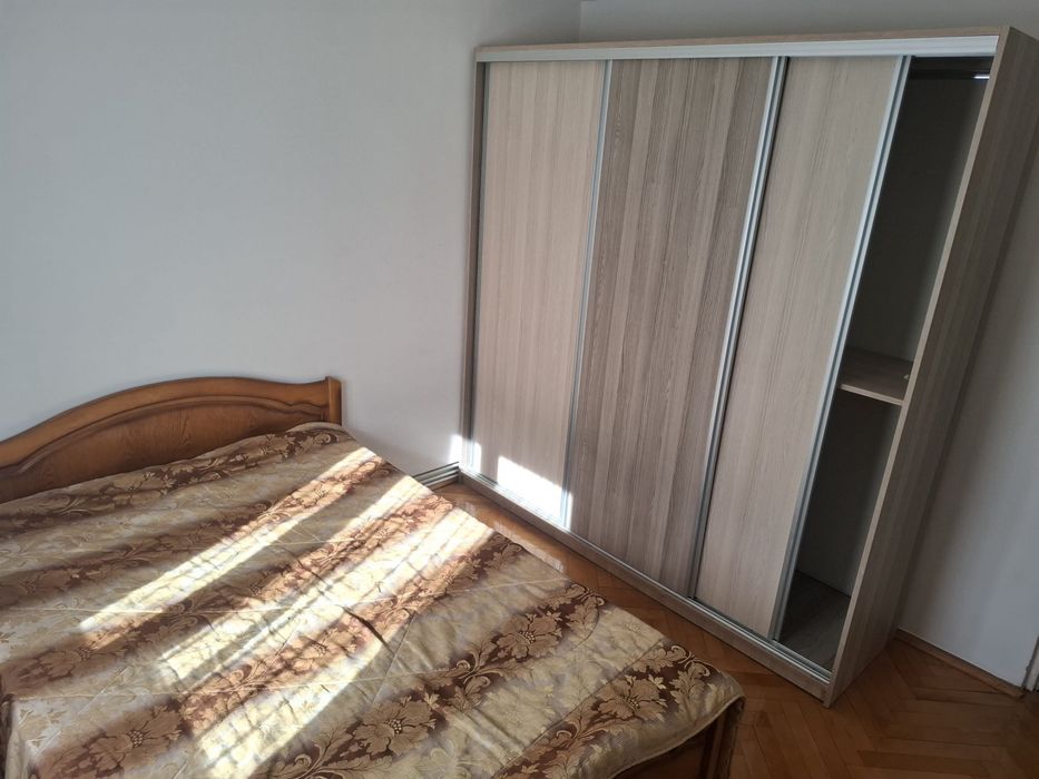 Inchiriez apartemant cu doua camere ,mobilat,zona centrala , strada Vlad Țepeș nr 3 ,bloc B62, etaj 1 , apartament 30, de preferat o famile . - View 3