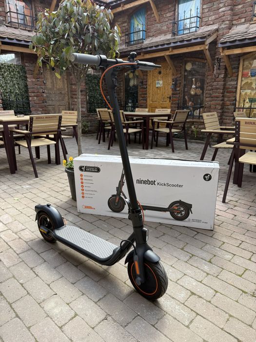 Trotinetă Electrică Segway Ninebot F40E, plus Cască Ninebot nouă cadou