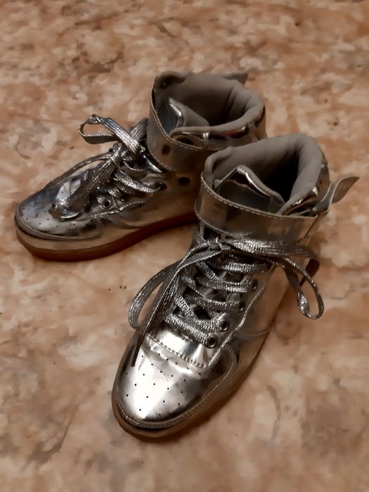 Кроссовки зеркальные