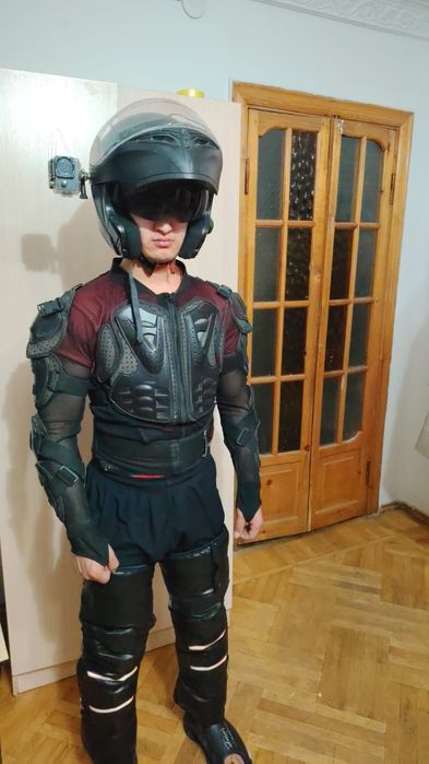 Шлема продаю отдельно чисто экиперовку