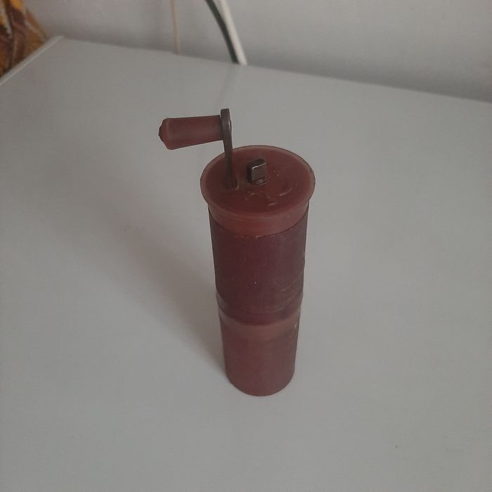 Продам кофемолку.