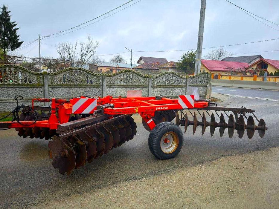 Disc greu semigreu RAZOL 4 ,2 m an 2012 Pliabil cu 38 discuri Kuhn Discover XM Souchu Pinet Gregoire Besson Quivogne Lemken Kuhn Hardi Rabewerk Fiat