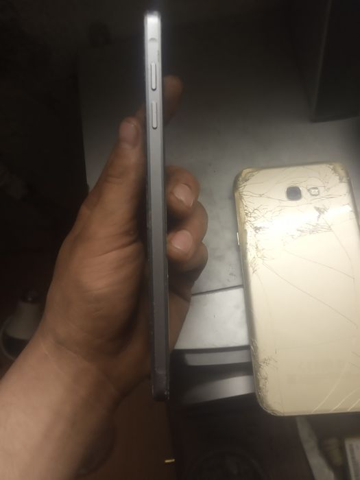 Продам 2 телефона