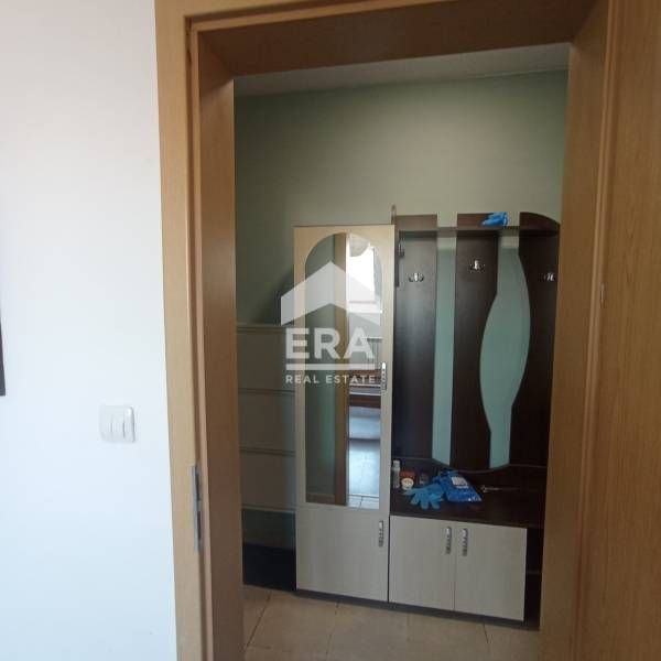 ЕРА Фаворит предлага ексклузивно под наем уютен тристаен апартамент в