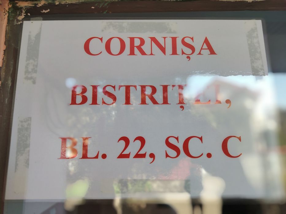 Apartament 2 camere semi decomandate zona Scoala 10 parter