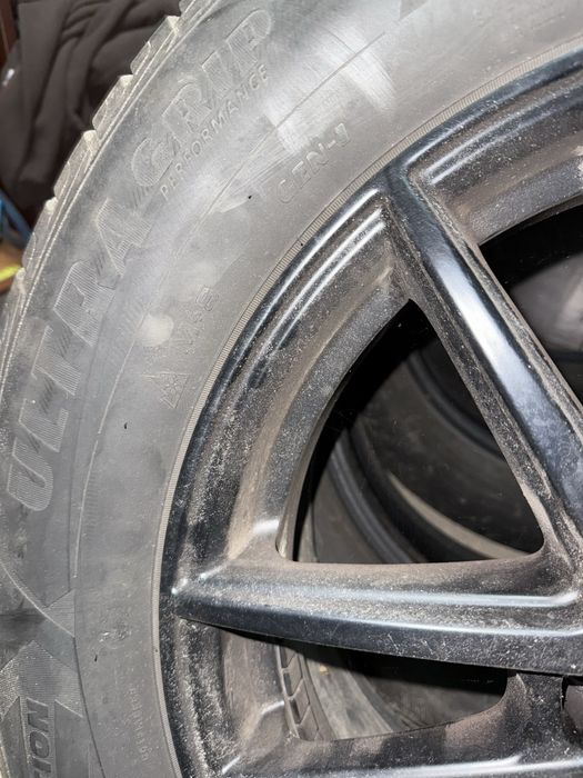 Jante cu cauciucuri de iarna SUV R17