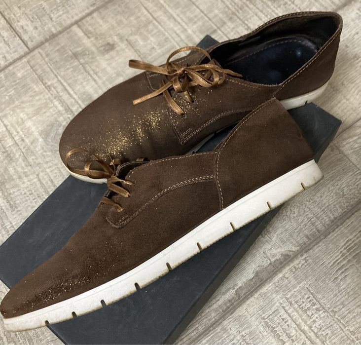 Pantofi din piele naturala