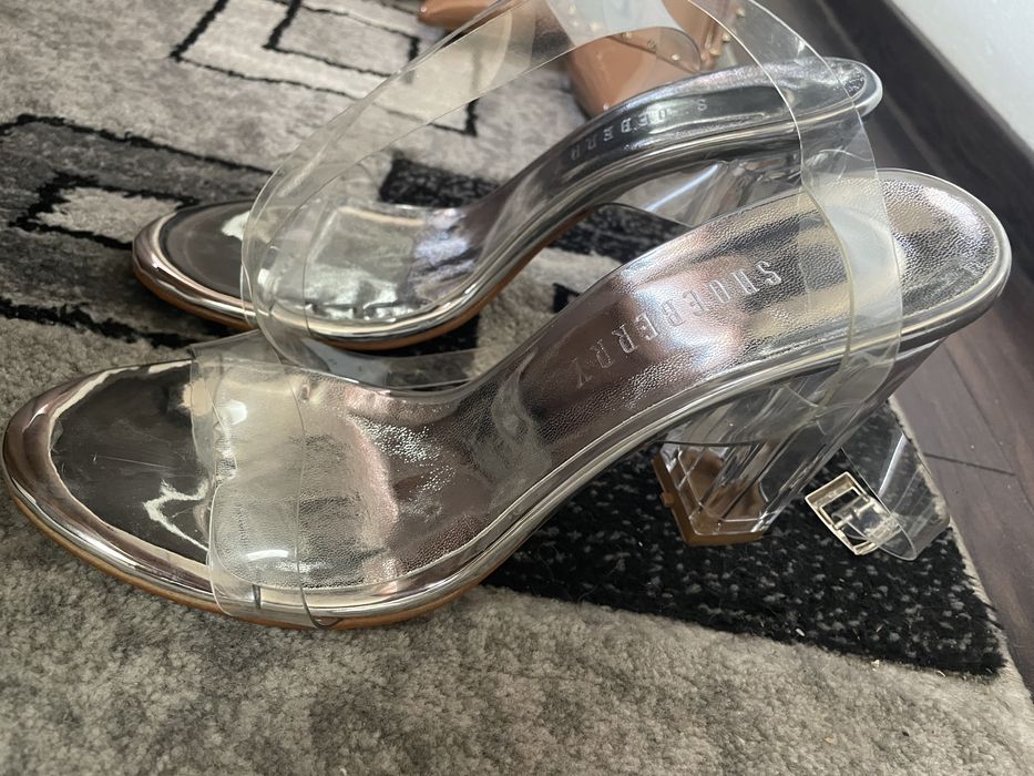 Incaltaminte firma numarul 40