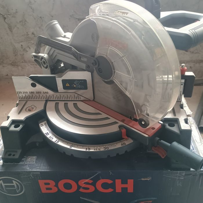 BOSCH GCM 245. Не различим от нов