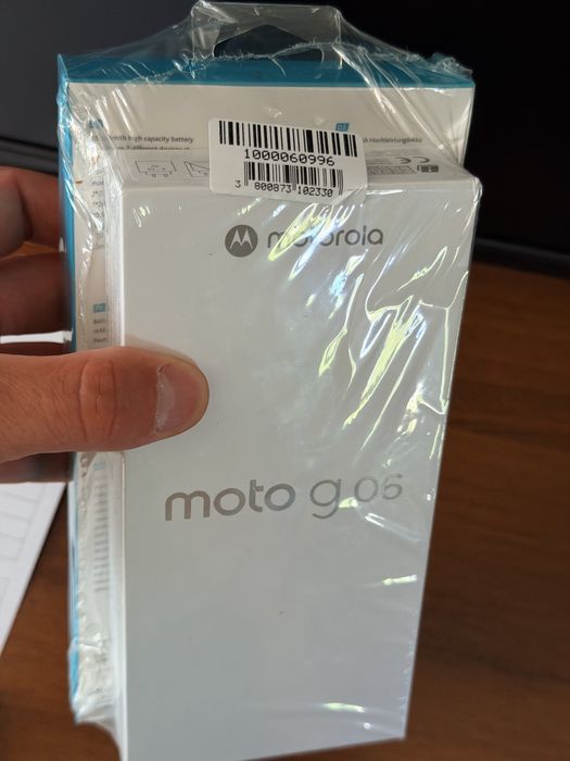 Телефон Motorola G 06