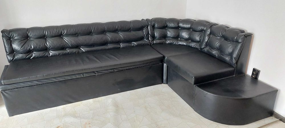 ПРОДАВАМ –Канапе Еко Кожа