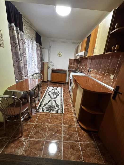 Apartament cu o cameră de închiriat.